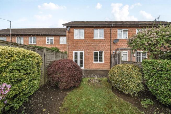 Chalcraft Close, Liphook photo 3