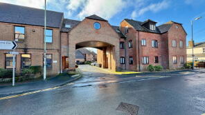 2, Swan Court, Newbury RG14 1JZ