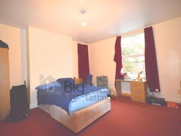 8 bed Terraced to rent Image 9