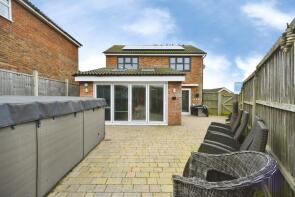 9, Skyline View, Peacehaven BN10 8EL