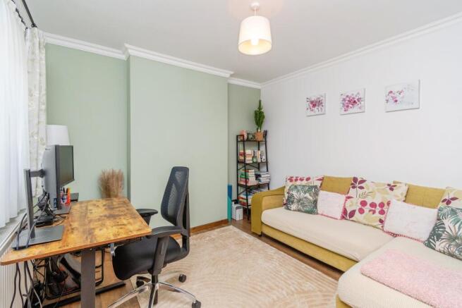 Living Room/Bedroom