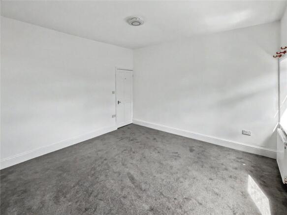 2 bed Terraced to rent Image 7