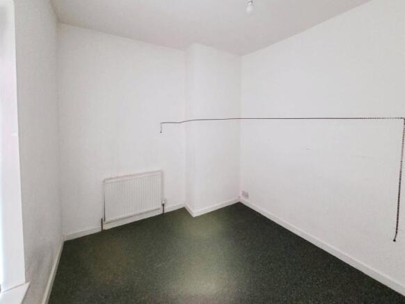 2 bed End of Terrace to rent Image 12