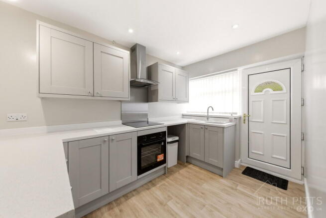 3 bed Semi-Detached for sale Image 8