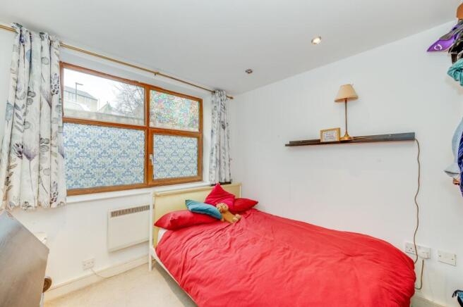 2 bed Flat for sale Image 7