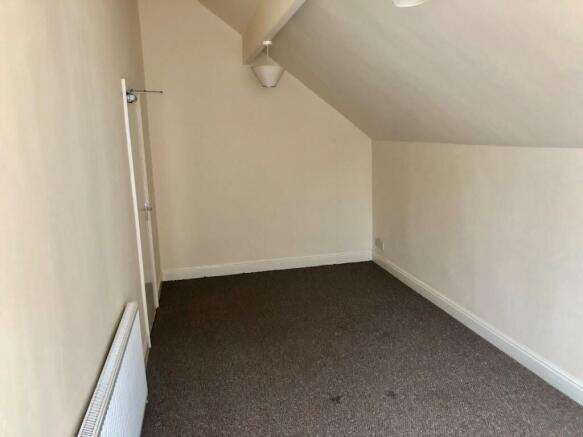 3 bed Flat to rent Image 10