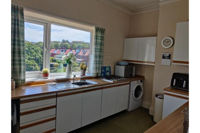 4 bed Flat for sale Image 5