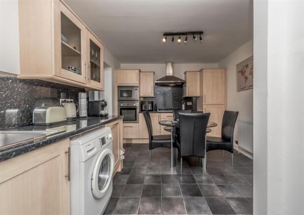 Fitted Dining Kitchen: