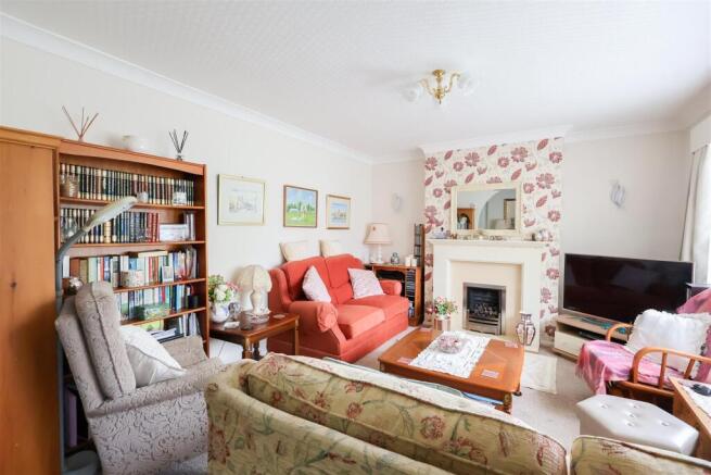 2 bed Semi-Detached Bungalow for sale Image 12