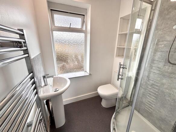 3 bed House to rent Image 11