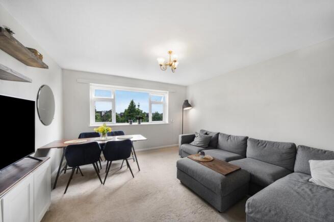 Hillboro Court, Hain