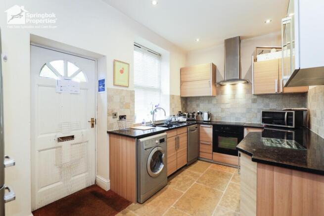 2 bed Ground Flat for sale Image 4
