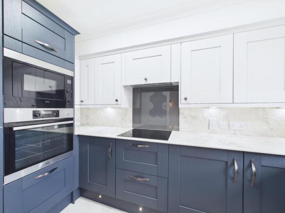 CAM01909G0-PR0490-STILL013