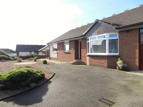 Front garden 2 (Property Image)