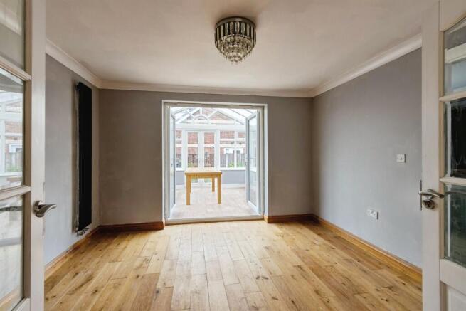 6 bed Detached for sale Image 4