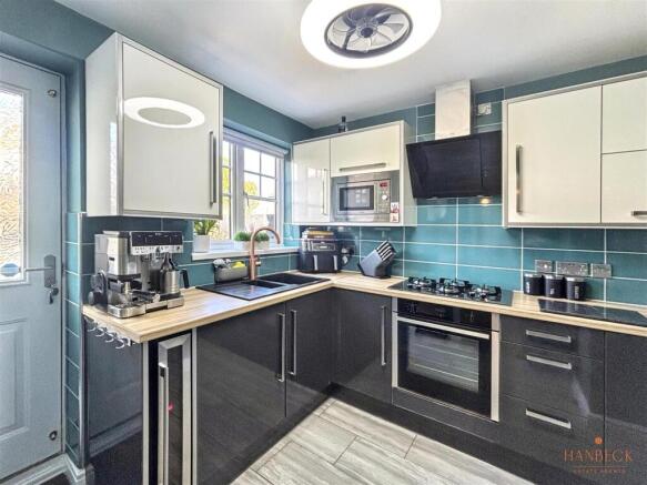3 bed Detached for sale Image 6