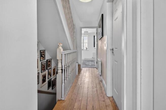 4 bed Terraced for sale Image 12
