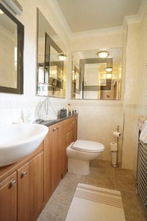 En-Suite To Master Bedroom