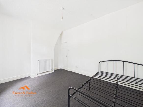 3 bed Terraced to rent Image 12