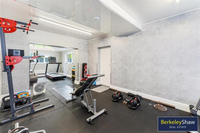 Garage/Gym