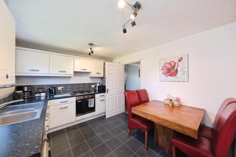 Sycamore Avenue, Creswell, S80