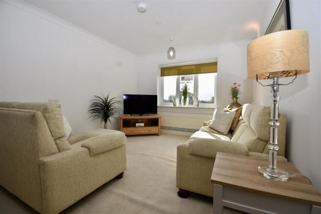 2 bed Retirement Property for sale Image 4