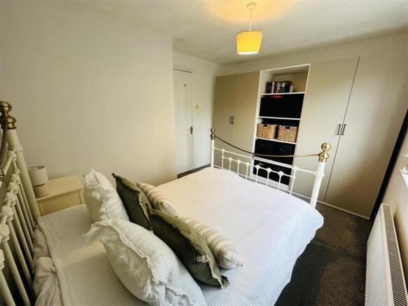 2 bed Semi-Detached for sale Image 9