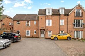 Flat 2, 110 Rowan Court, London Road, Bagshot GU19 5DA