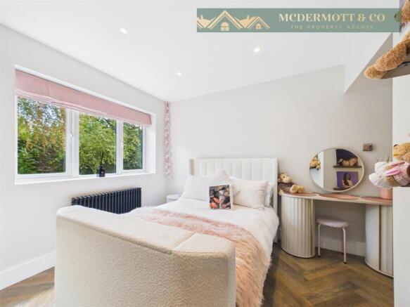 4 bed Detached for sale Image 7