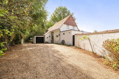 Buckhurst Road, Ascot
