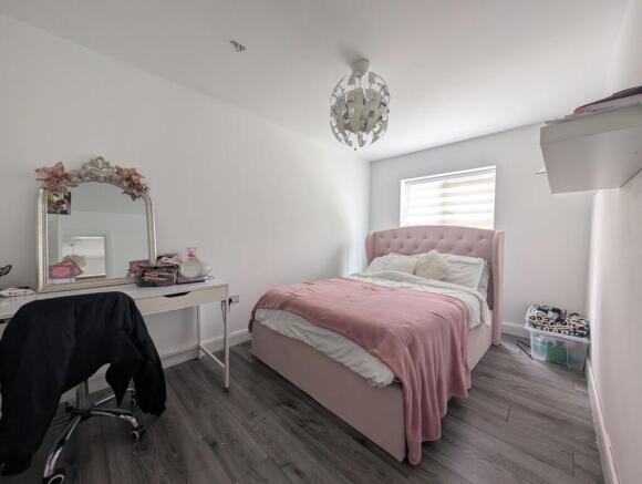 3 bed Semi-Detached for sale Image 12