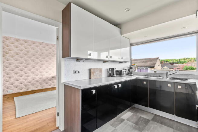 3 bed Semi-Detached for sale Image 9