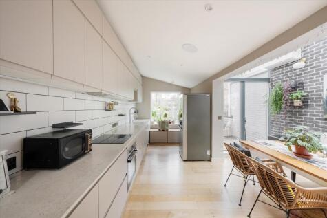 Modbury Gardens, London NW5