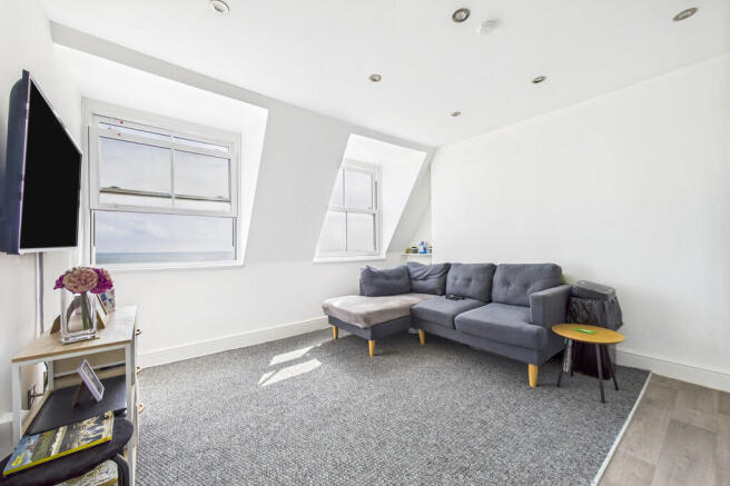 tlc_678525a4-786c...