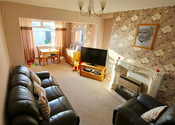 Living room/dining r