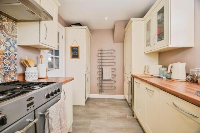 3 bed Semi-Detached for sale Image 4