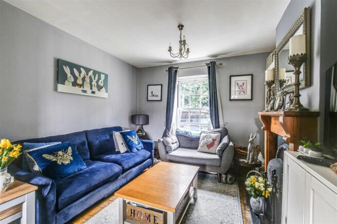 6 Sitting room.jpg