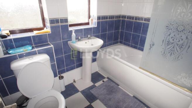 Photo 12