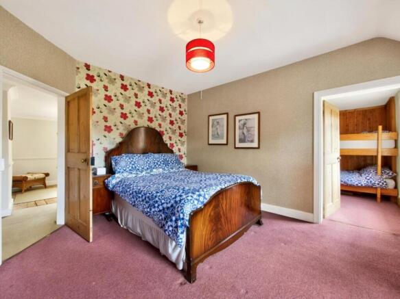 4 bed Terraced for sale Image 8