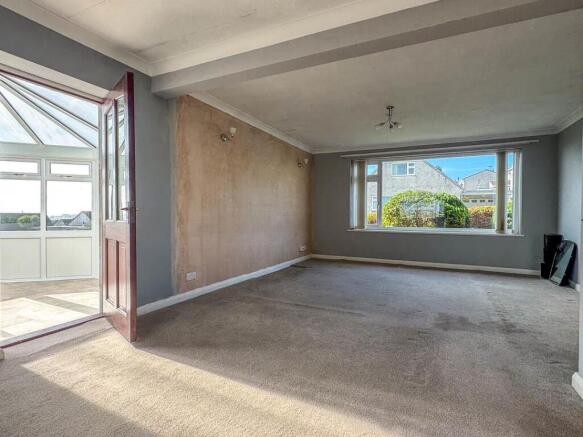 6 Fairfield Avenue, Onchan (18).jpg