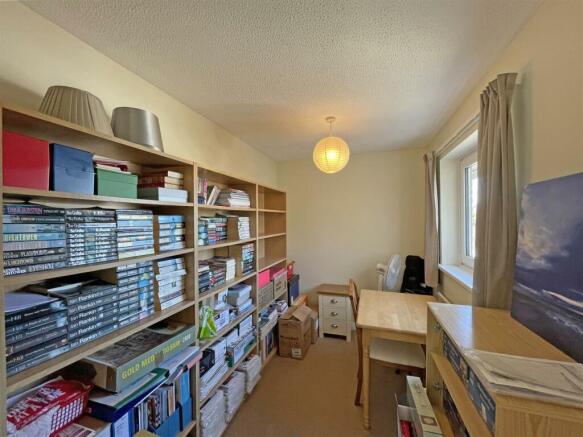 Lake View Drive 65 Bed 4.jpg
