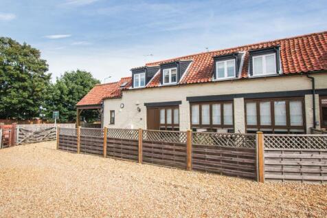 Light-Filled Coach House Conversion in Old Hunstanton