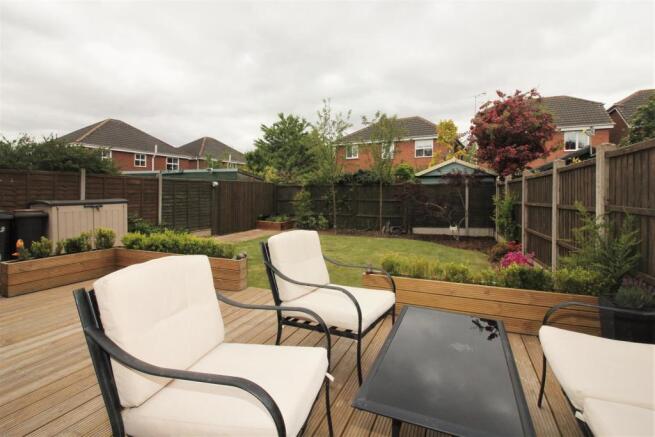 LANDSCAPED REAR GARDEN