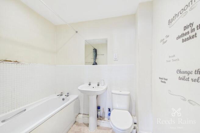 2 bed Apartment for sale Image 8