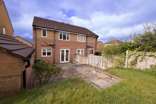 3 bed Semi-Detached to rent Image 9