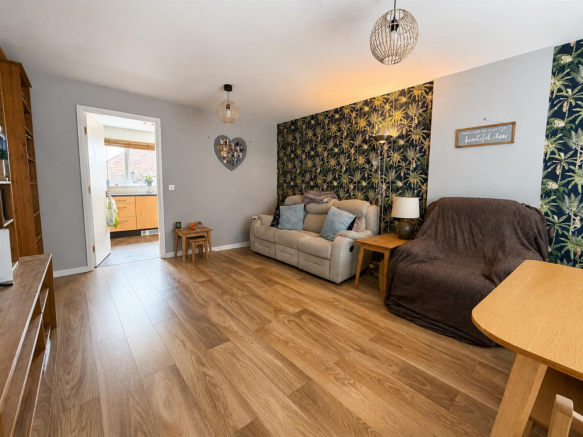 2 bed House for sale Image 4