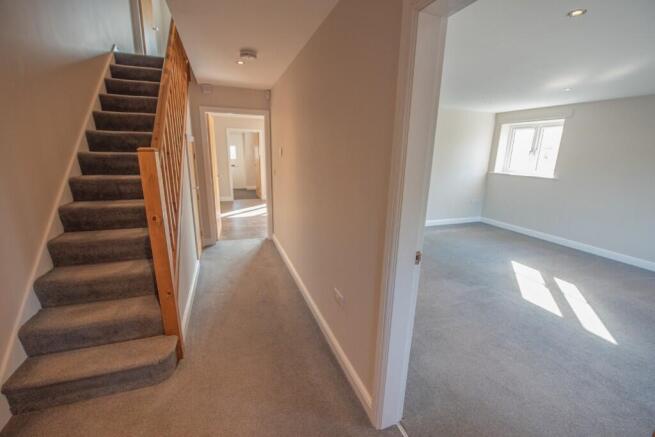 4 bed Semi-Detached for sale Image 8
