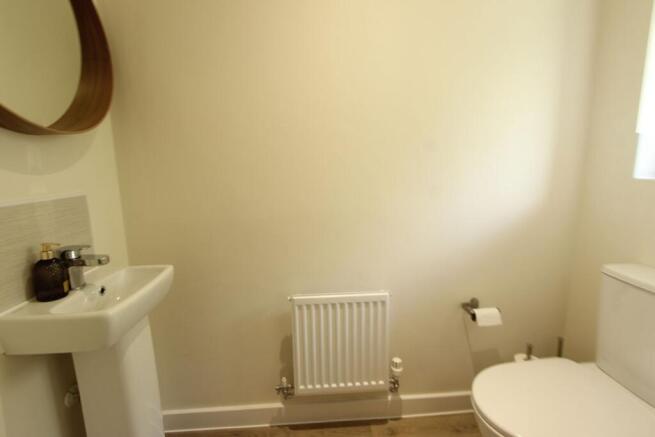 4 bed Terraced to rent Image 8