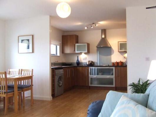 Kitchen/ dining area