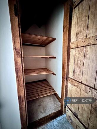 Airing Cupboard/Storage Cupboard